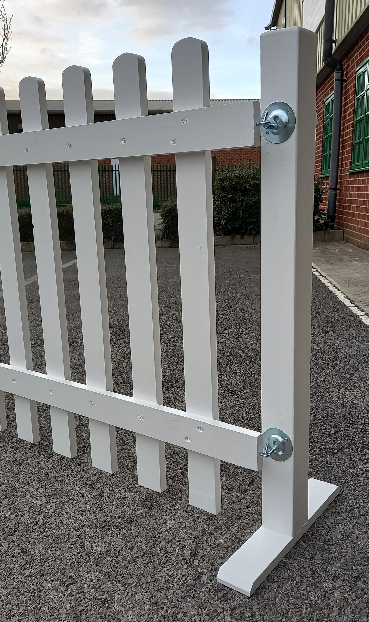 Freestanding Panel & Post