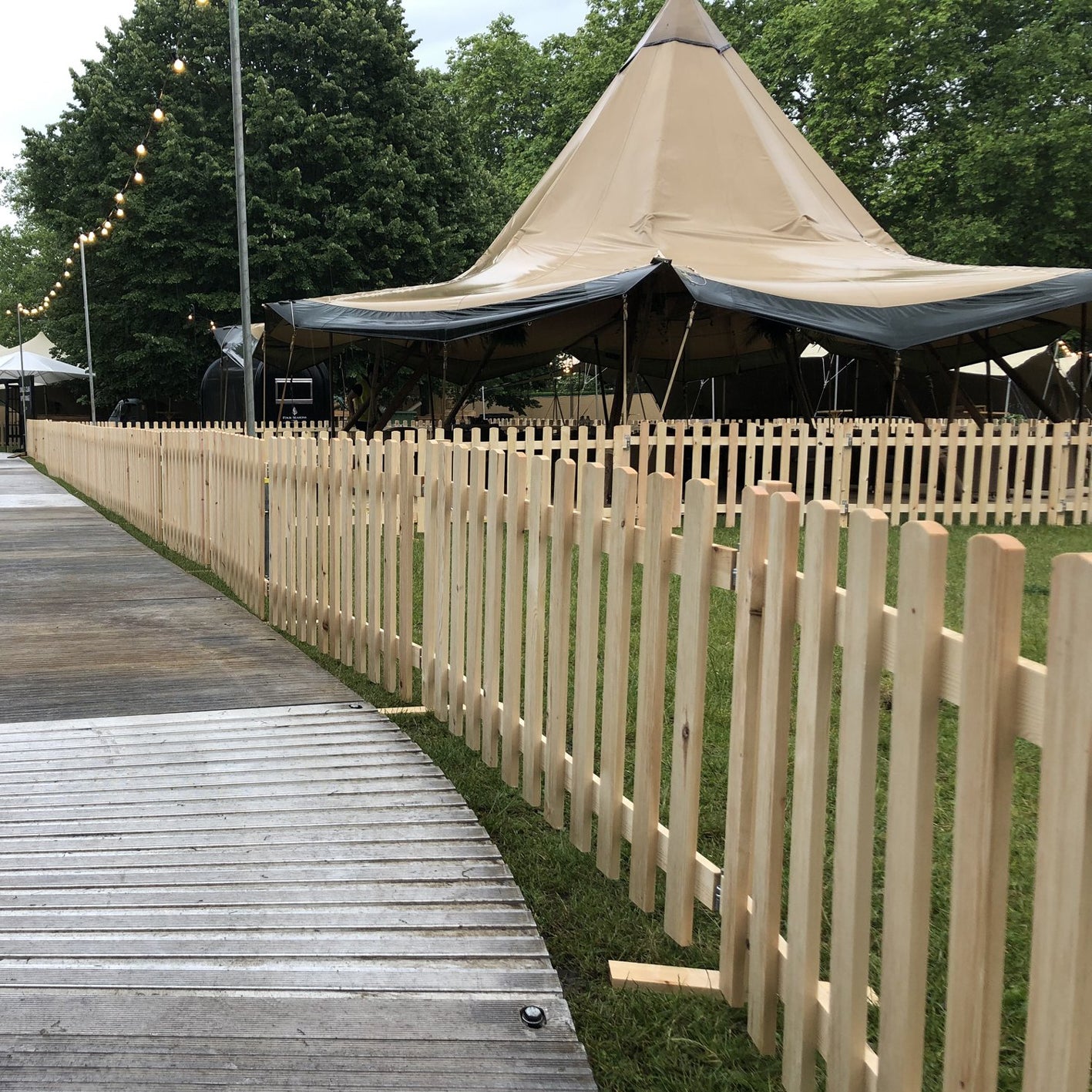 Freestanding Event Picket Fencing - Quick Fix System - Available in White or Natural finishes