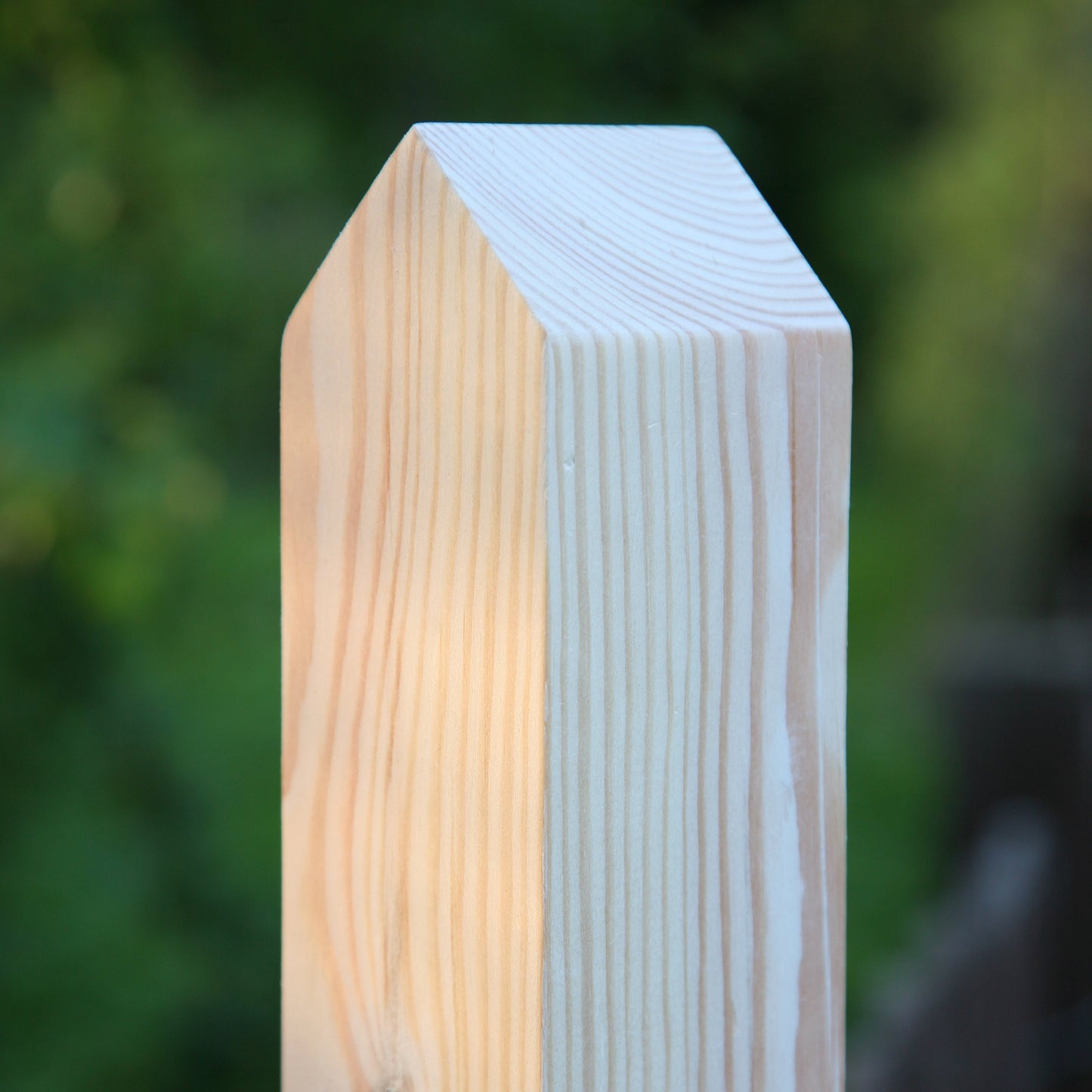 Fence Post 70 x 70mm Pointed Top Primed